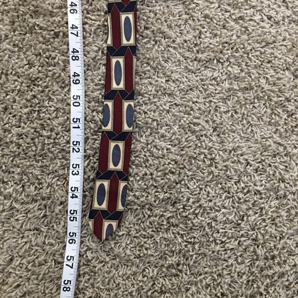 Men’s Roundtree & Yorke Tie 100% Silk Tie - Picture 8 of 8